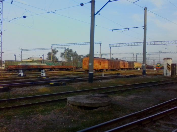 Ж/д вокзал симферополь. Жд вокзал мелитополь. Симферопольский железнодорожный вокзал. Симферопольский жд вокзал. Симферополь жд вокзал 2022.