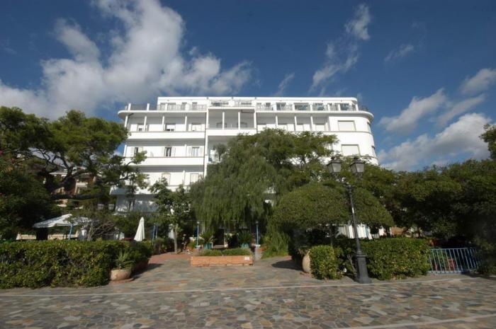 Grand Hotel Mediterranee 4 Alassio