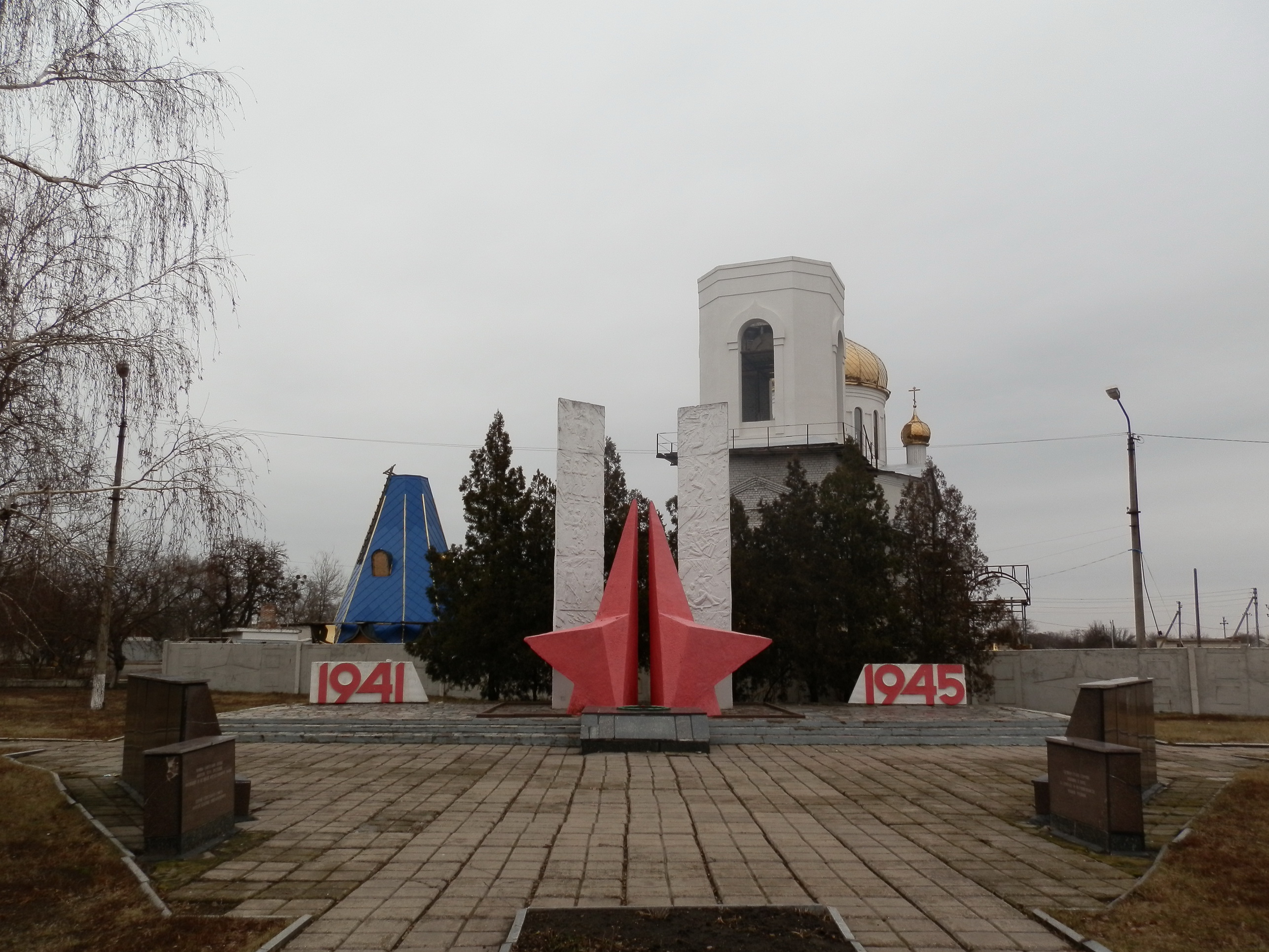 Памятник павшим. Памятник павшим войеам Арамиль. Песчанка памятник. Памятник павшим воинам в Оричах. Памятник павшим воинам в Великой Отечественной Железнодорожный.