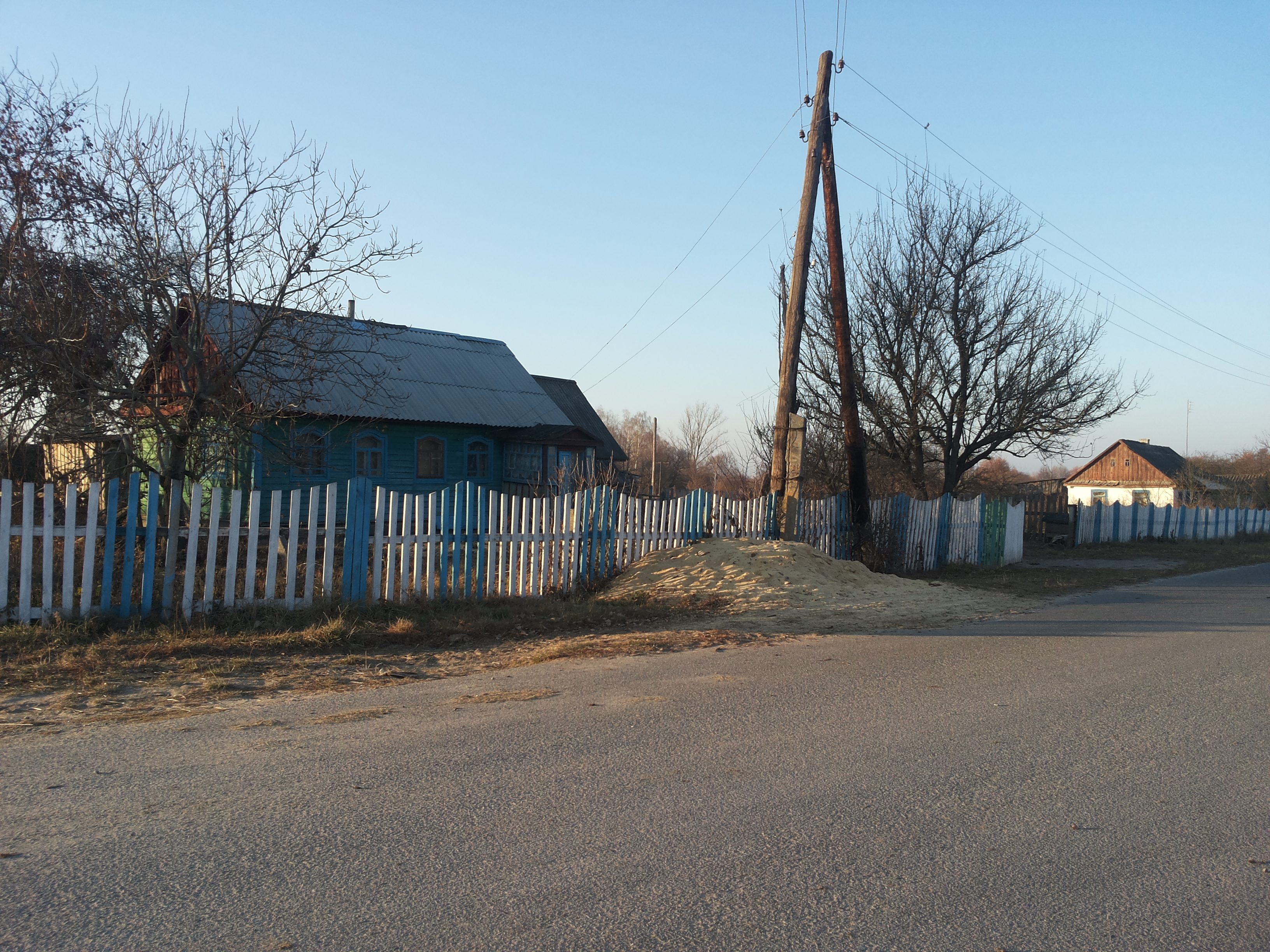 Село круг. Черкасская область Драбовский район село Бырловка. Село Яворовка Житомирская область. Яворовка Черкасская область. Дедковцы Житомирская область.