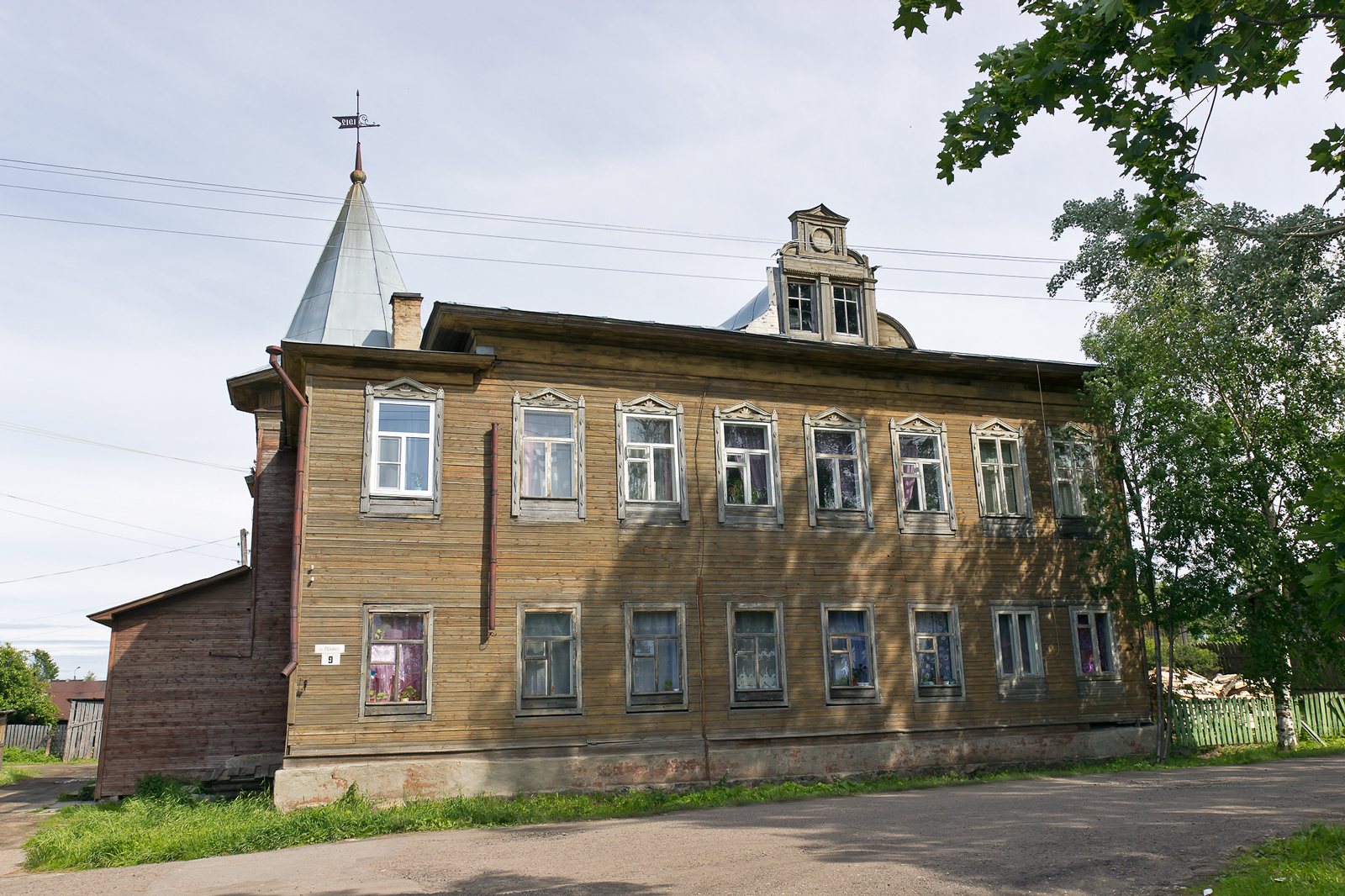 Бывший дом. Белозерск улица Ленина. Г.Белозерск, улица Коммунистическая, дом 83. Дом пионеров Белозерск. Ленина 9 город Белозерск.