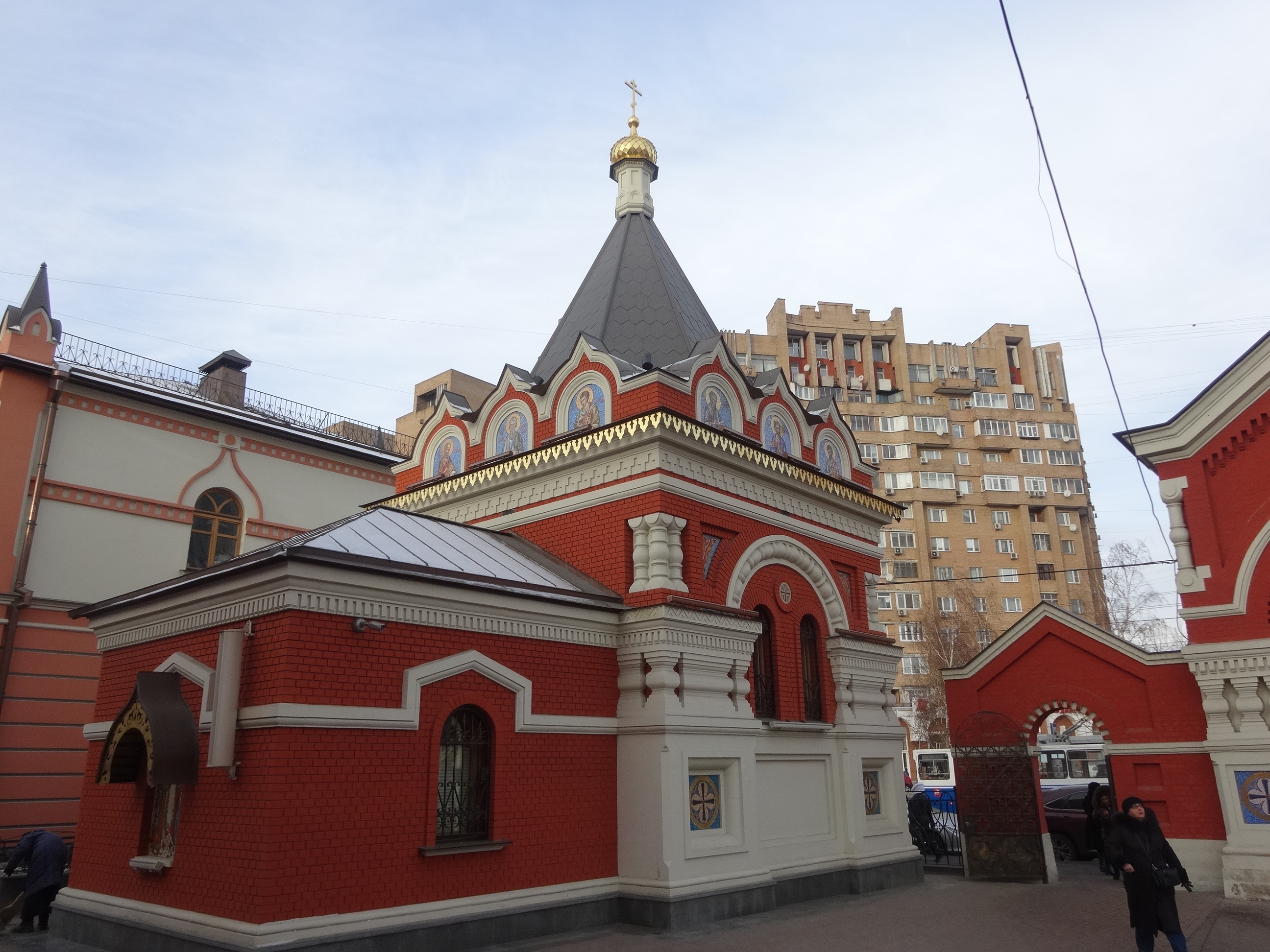 Москва храм петра. Покровский монастырь храм Петра и Февронии в Москве. Храм Петра и Февронии Таганская 58. Храм Петра и Февронии в Покровском монастыре в Москве. Часовня Петра и Февронии Покровский монастырь Москва.