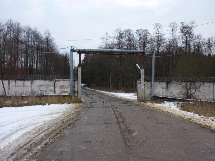 Чехов 8 фото. Чехов-8 военный городок Солодовка. Чехов-8 военный городок под землей. Военный городок ворота. Военная часть Солодовка.