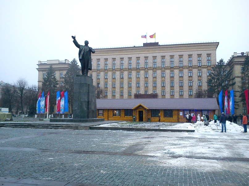 Площадь ленина воронеж фото. Центр Воронежа площадь Ленина. Ленин на площади Ленина Воронеж. Памятник Воронеж площадь Ленина Воронеж. Центральная улица площадь Ленина Воронеж.