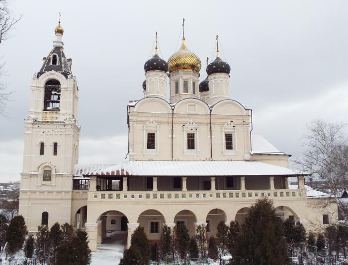 Фаустово. Фаустово храм. Троицкая Церковь в Фаустово. Троицкий собор 1345 в Подмосковье. Галерея в храме это.