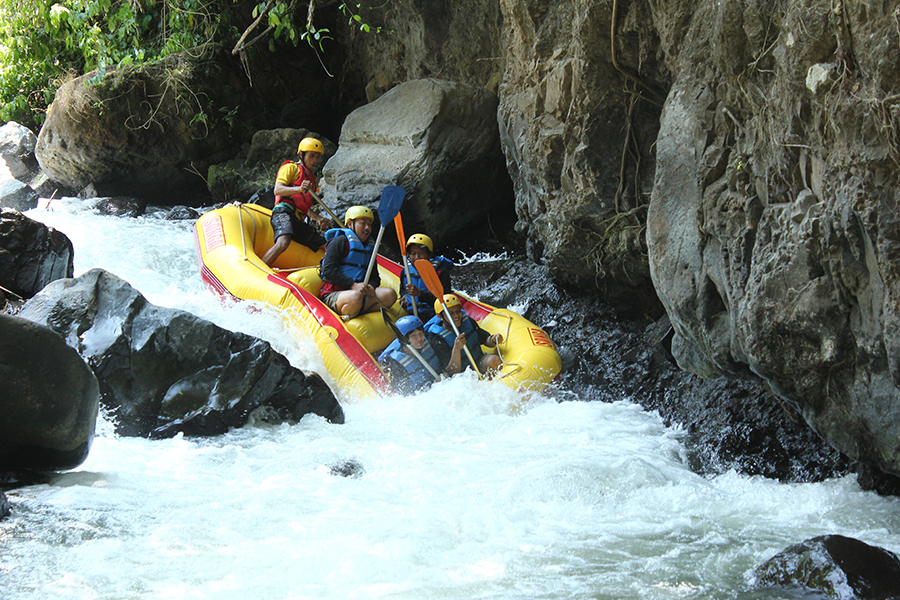 basecamp SONGA RAFTING ATAS