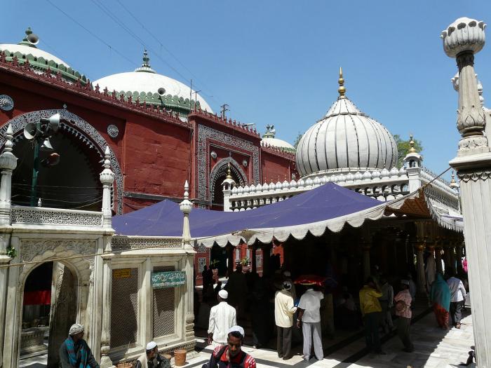 Mausoleum of Nizamuddin Aulia and Amir Khusro - Delhi