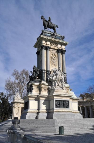 Monument to Alfonso XII - Wikipedia