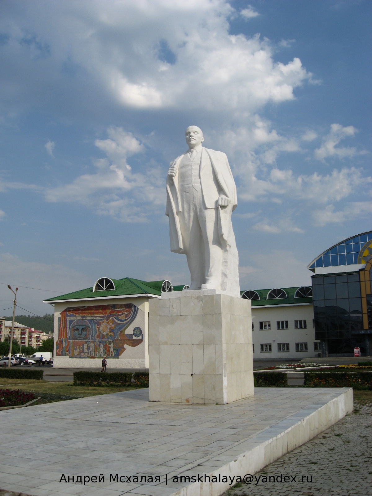 Ленино башкортостан. Учалы памятник Ленину. Статуя Ленина в Учалах. Памятник горнякам Учалы. Памятники архитектуры Учалинского района \ Учалы.