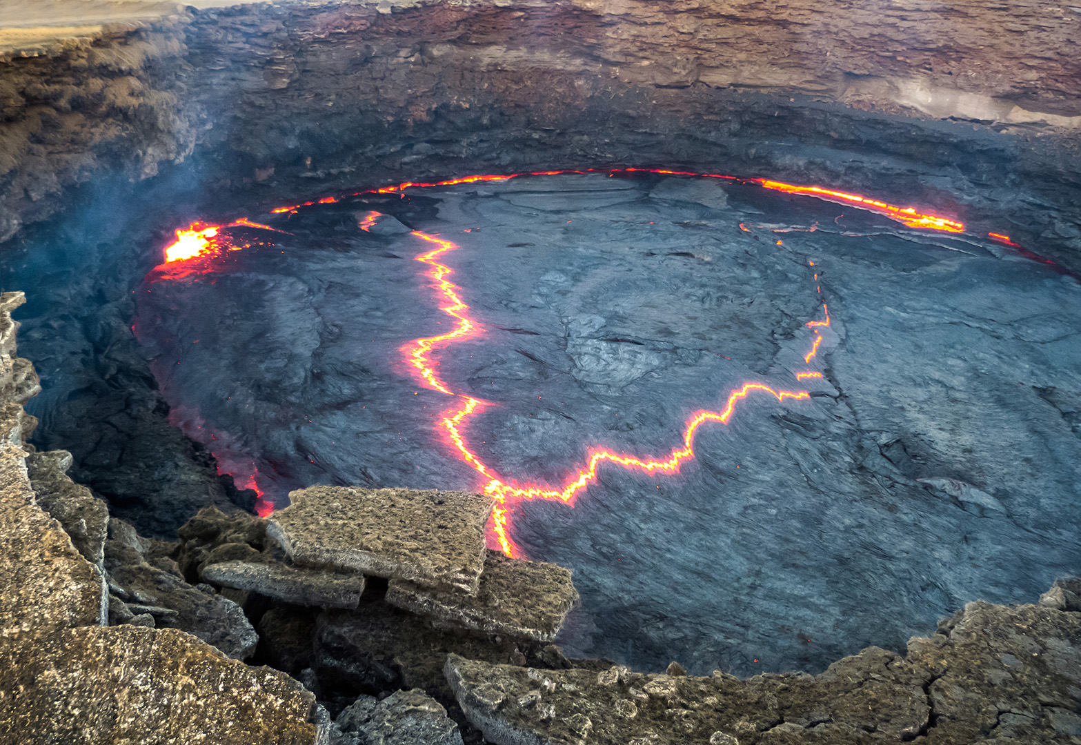 Lava Lake | caldera, interesting place