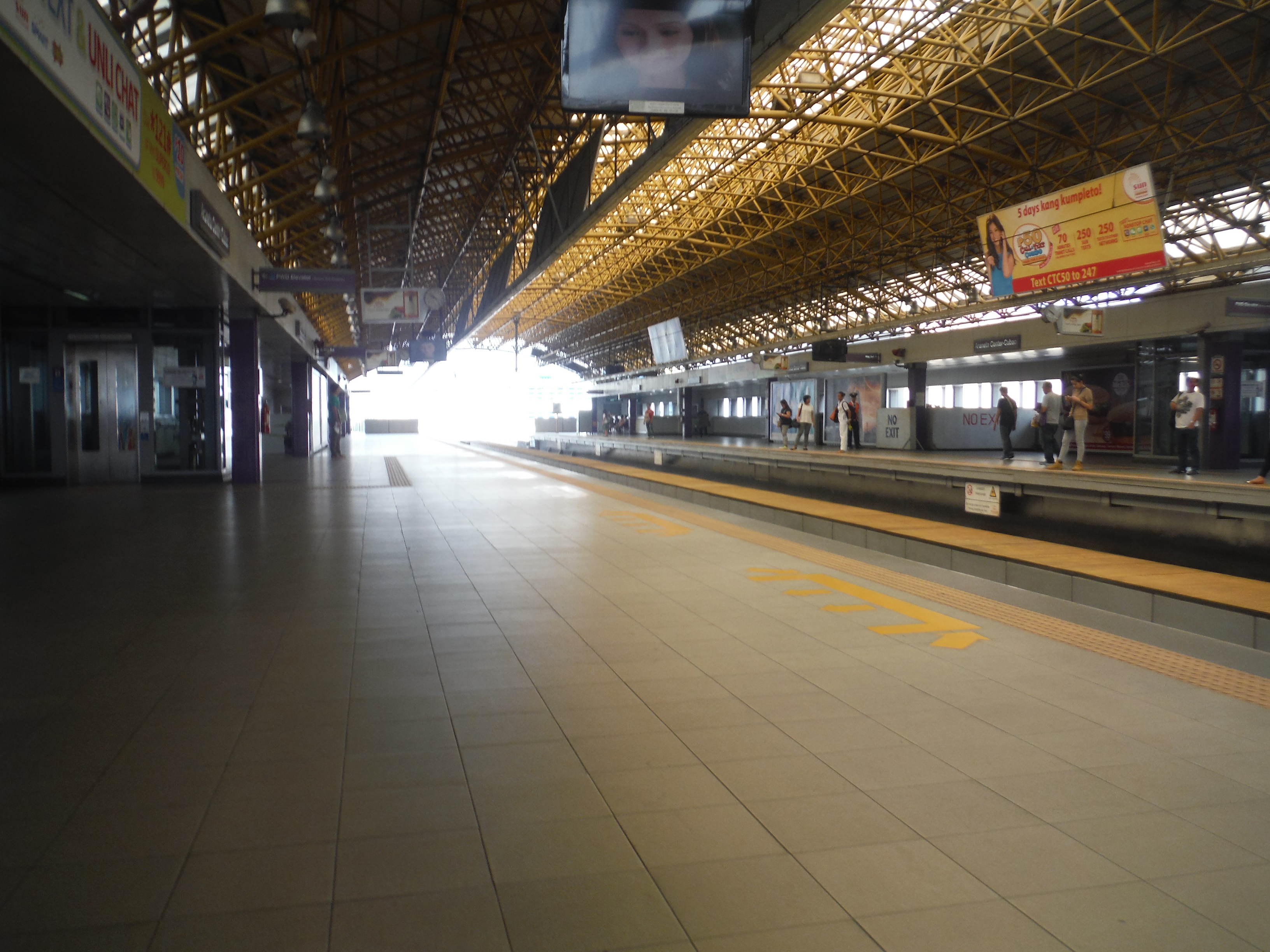 Araneta Center-Cubao Station - Quezon City