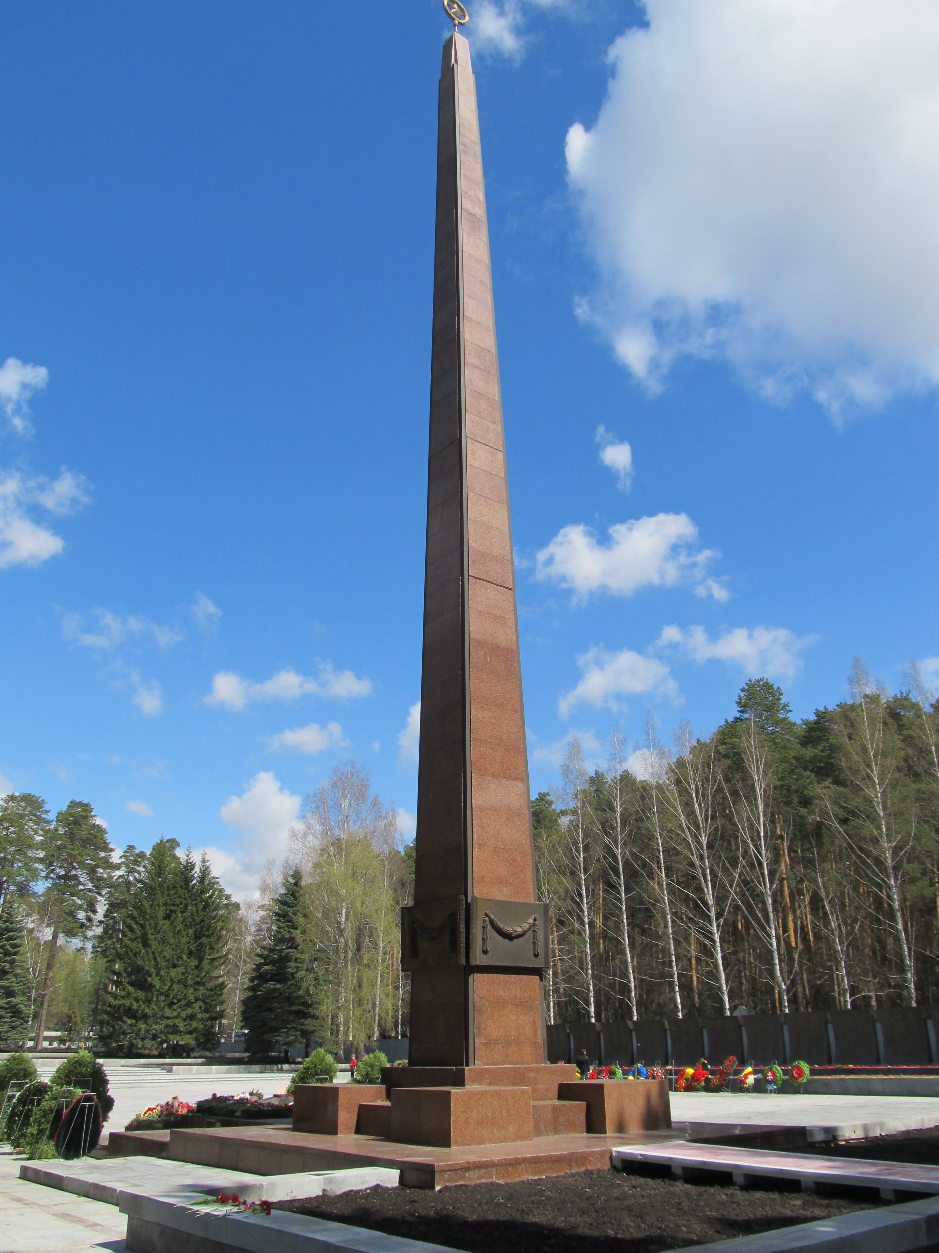 Фото обелиска в екатеринбурге