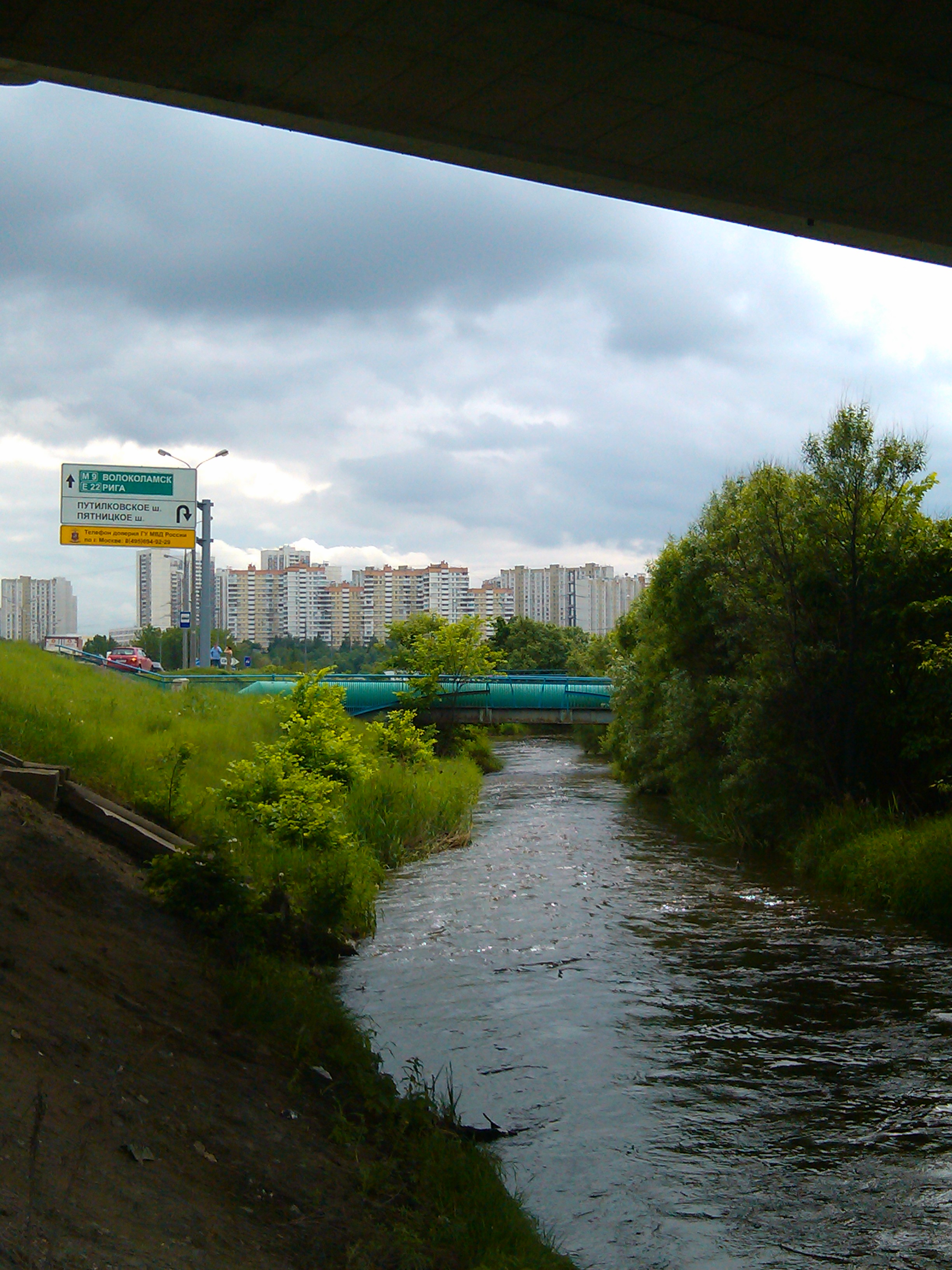 Сходня москва. Река Сходня Химки. Река Сходня в Зеленограде. Река Сходня в Митино. Река Сходня в Москве.