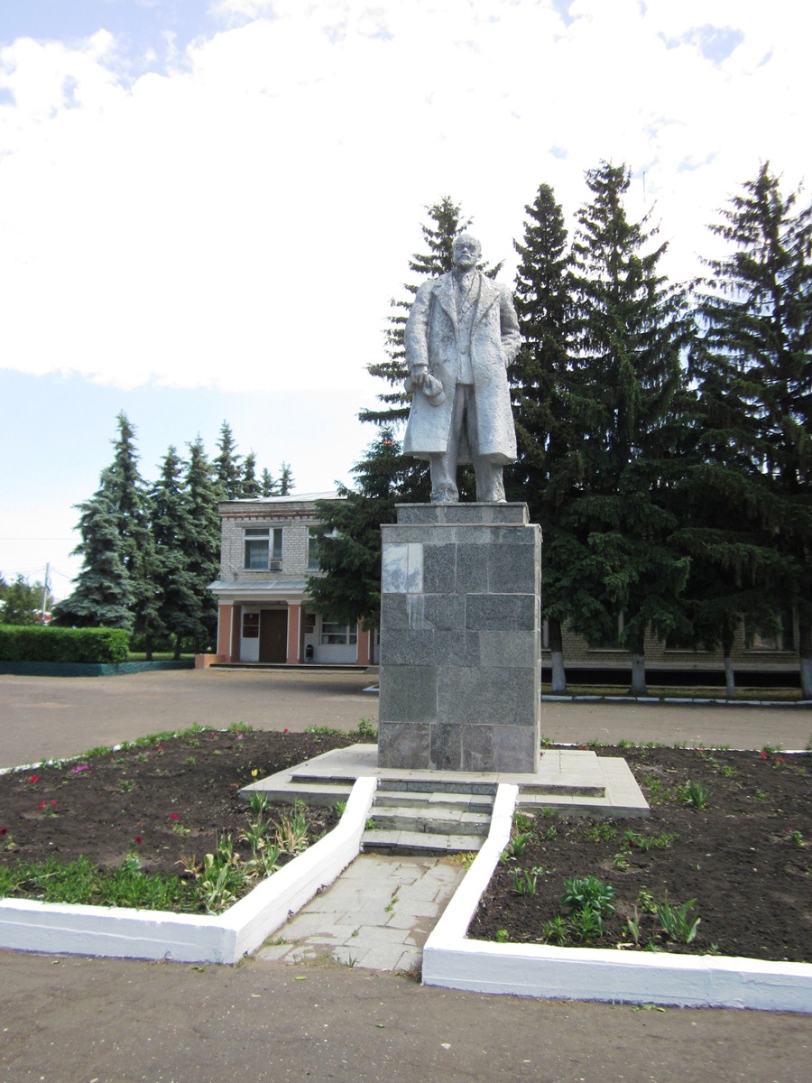 Малая сердоба пензенская область. Памятники в малой Сердобе. Малая Сердоба памятники. Достопримечательности малой Сердобе Пензенская область. Малая Сердоба Пензенская область достопримечательности.