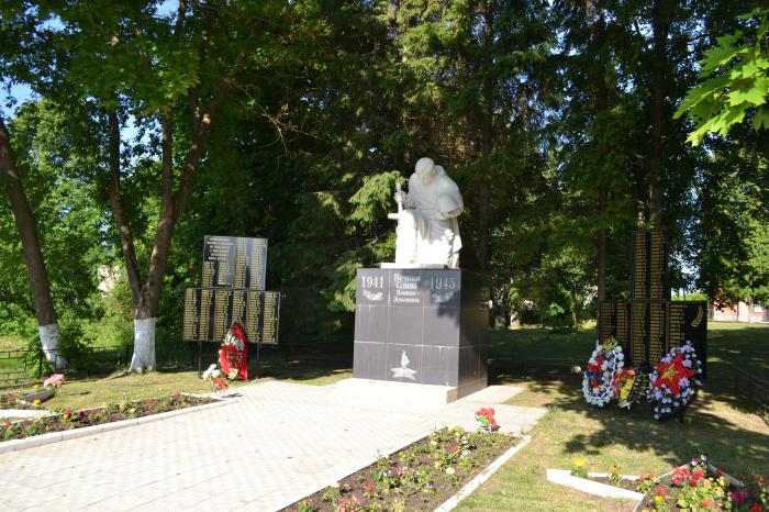 Московский починок. Мемориал Великой Отечественной войны, село Растуново. Памятники у деревни Бужарово Великой Отечественной войны. Памятники ВОВ Егорьевский район. Памятник Починки.