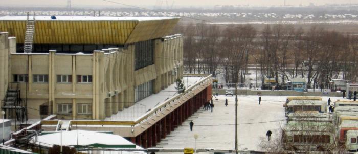 Автовокзал омск. Старый автовокзал Омск. Автовокзал Омска 1822. Автовокзал Омск в 1993 году. Автовокзал Омск 2012.