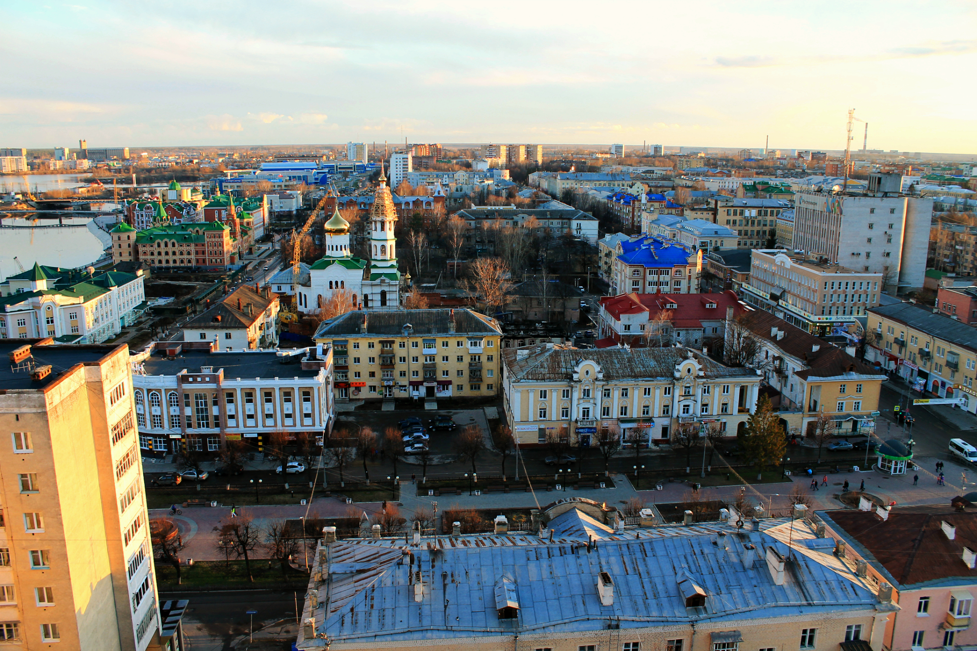 Население йошкар. Йошкар Ола исторический центр. Центр города в Йошкар-Оле. Йошкар-Ола центр с высоты птичьего полета. Центр города йошкарооавидтсверху.