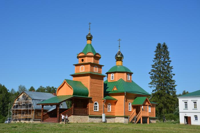 Храм страстотерпцев в пениках. Церковь Царственных страстотерпцев Миасс. Церковь Николая и Александры Царственных страстотерпцев. Церковь Царственных страстотерпцев Йошкар Ола. Кармаскалы Башкортостан храм Николая страстотерпца.