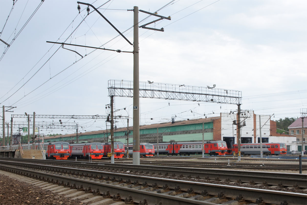 железнодорожная станция куровская 2022. эм2и серпухов. куровское москва казанская. станции от выхино. казанский вокзал расписание электричек.