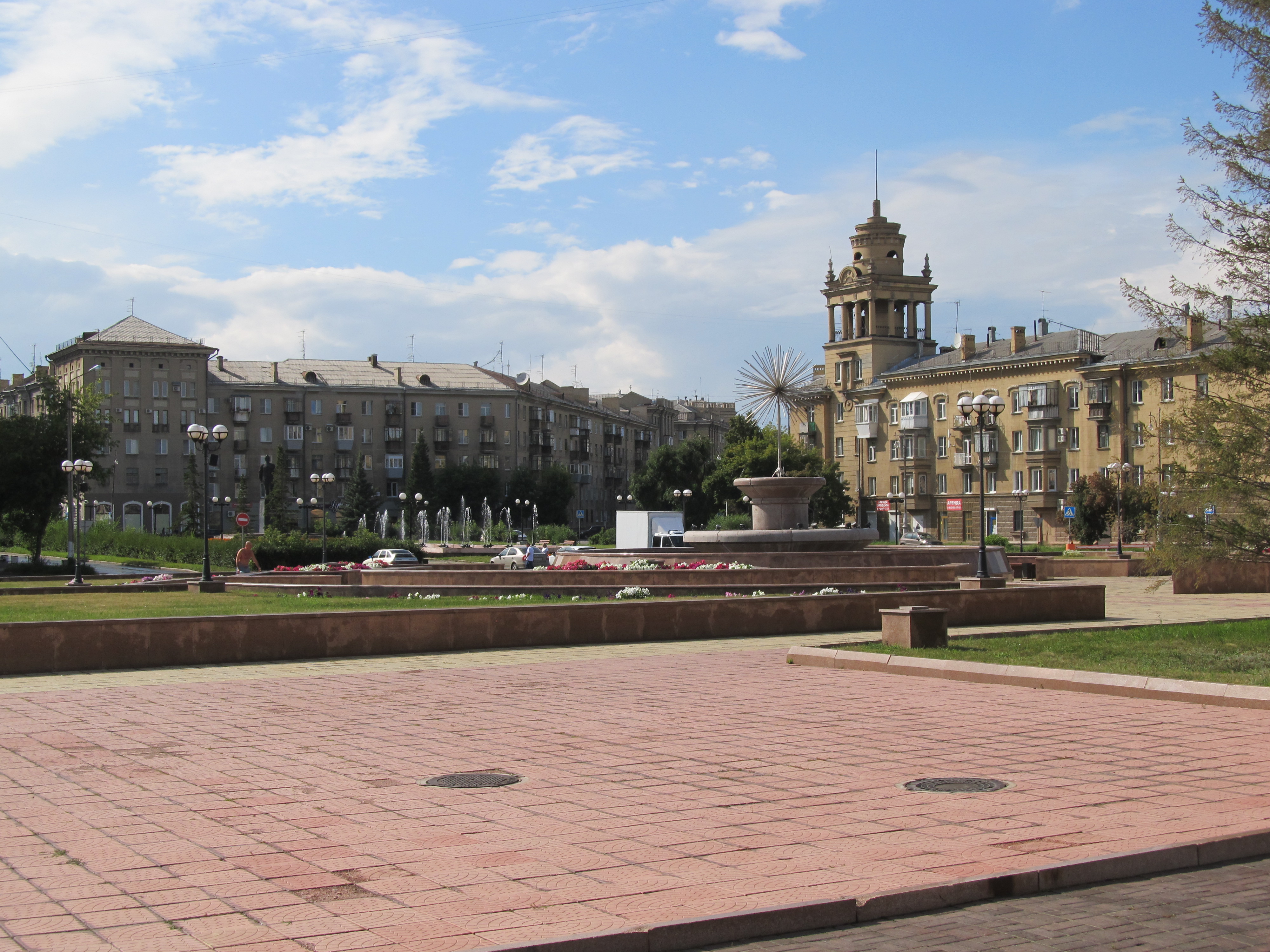 Магнитогорск фото города. Площадь мира Магнитогорск. Площадь мира Магнитогорск после реконструкции. Магнитогорск красивые места города. Площадь перед ДК.