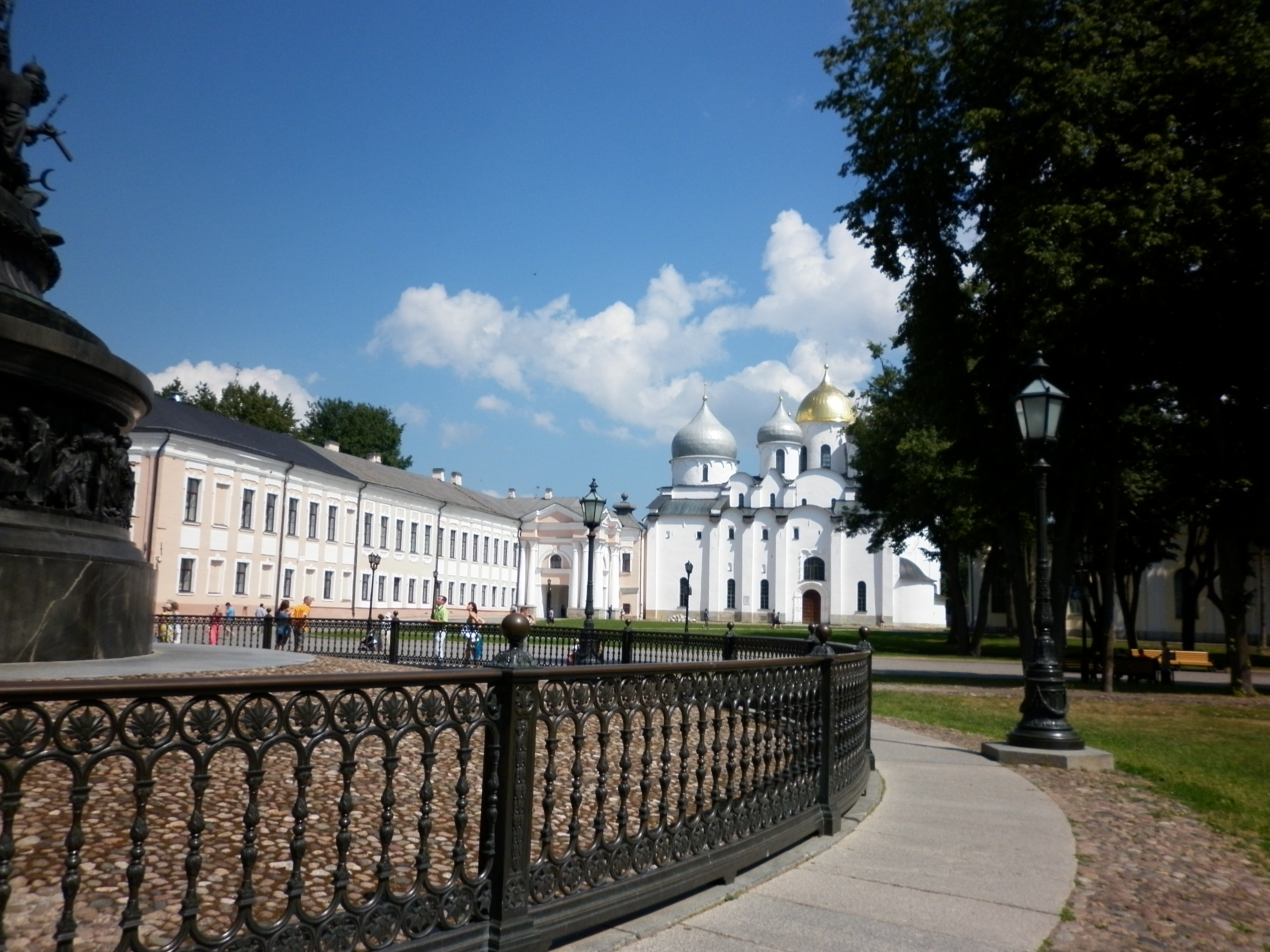 Центр новгорода. Великий Новгород фото города 2018. Великий Новгород фото города 2017. Старый город Великий Новгород сейчас. Лубяниц района Новгорода.