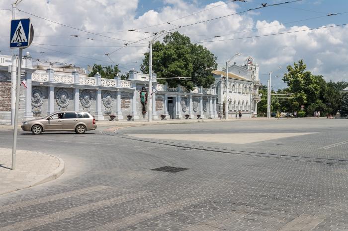 Новая площадь евпатория. Евпатория Центральная площадь город. Евпатория Главная площадь. В Евпатория площадь Куйбышева. Театральная площадь Евпатория 2021.