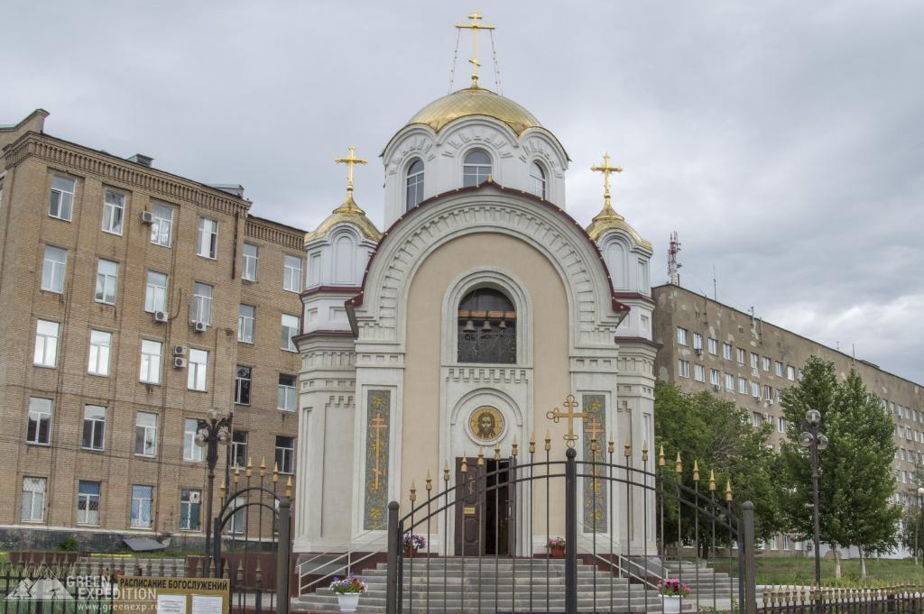 Храм больнице. Храм преподобного Алексия человека Божия. Оренбург храм Алексея. Церковь св. Алексия Оренбург. Церковь Алексея Божьего человека Оренбург.