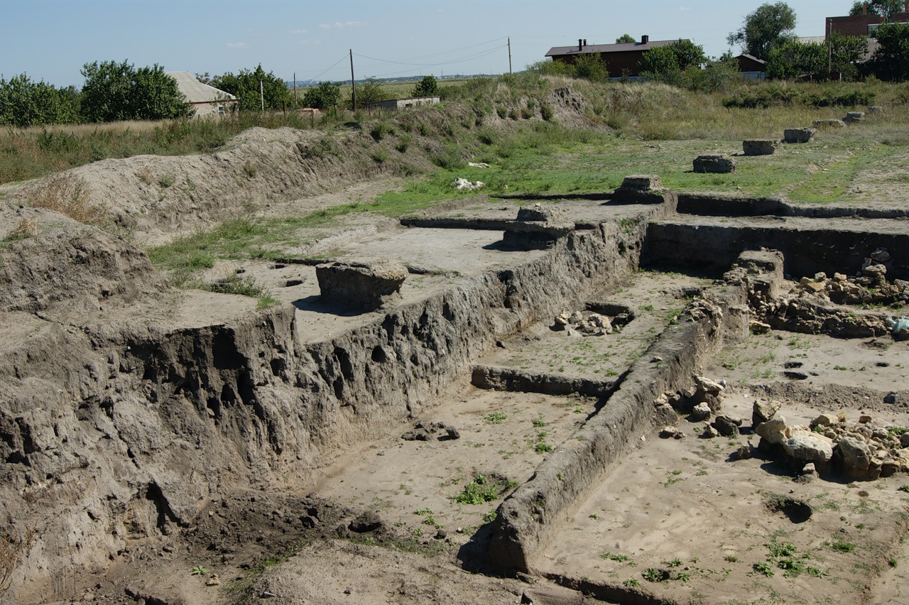 Археологические памятники поселения. Городище Ош Пандо раскопки. Археологический раскоп Городище. Городище Халезец. Древнее Городненское Городище.