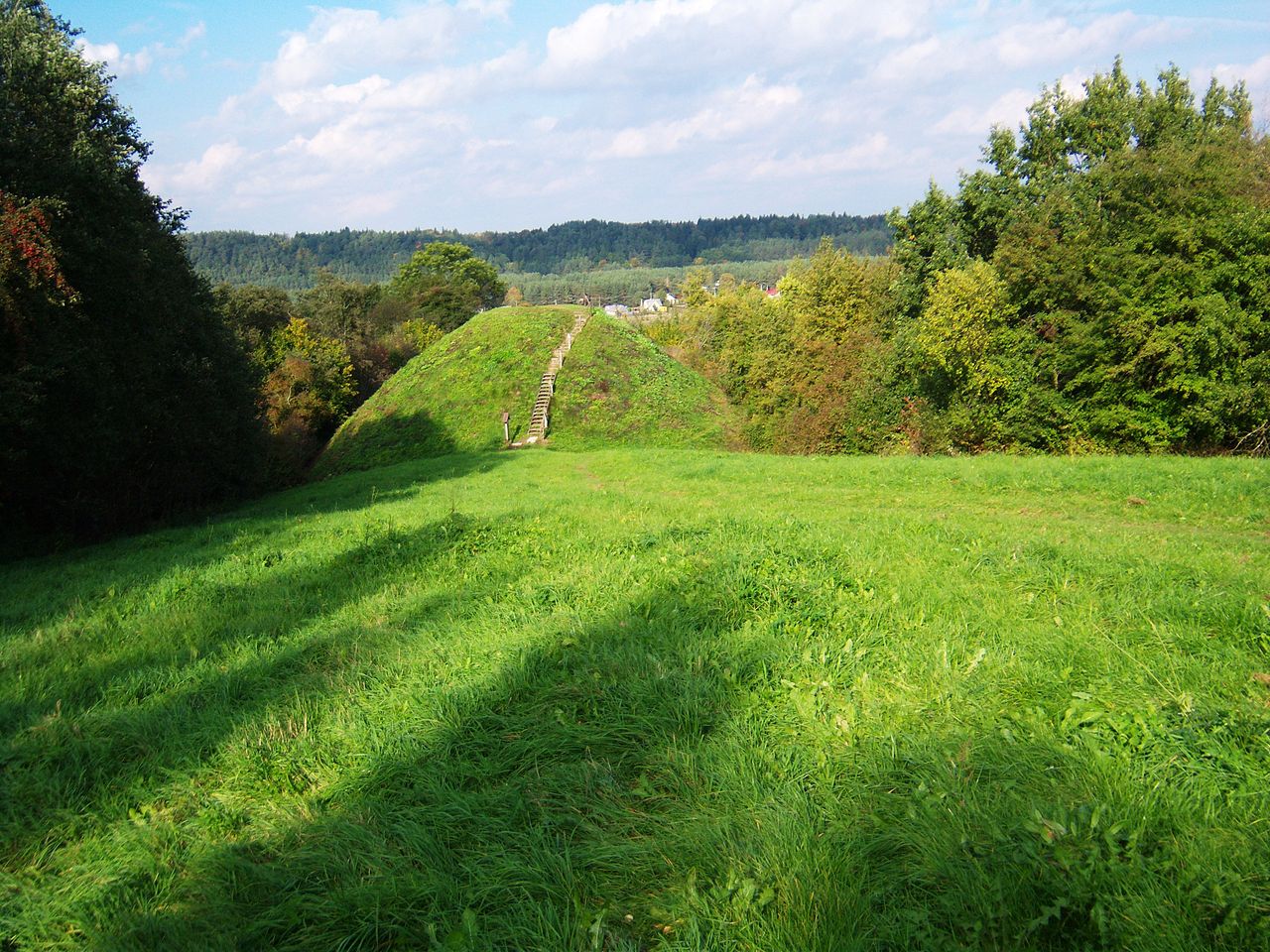 Pypliai mound