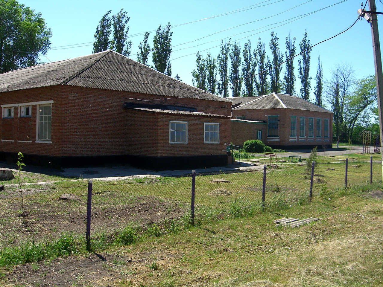 Село орловка. Село Орловка Ростовская область. Село Орловка Азовский район. Школа Орловская Азовского района. Орловка Азовский район школа.