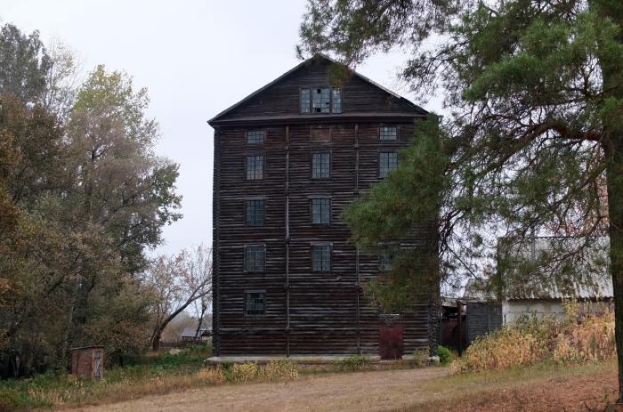 Погода село новоивановка. Волоконовка мельница Баркова. Новоивановка мельница. Деревянная мельница Новоивановка. Водяная мельница в Волоконовке.