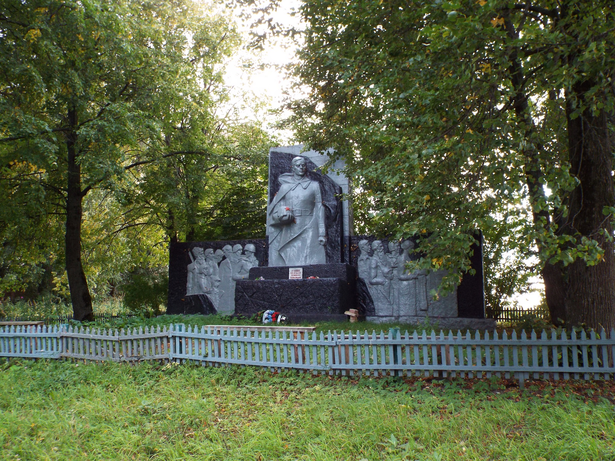 Памятники никольское