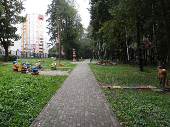 Ногинский городской. Городской парк город Ногинск. Аллея героев в Сертолово. Аллея героев Ногинск. Аллея Металлургов Ногинск.