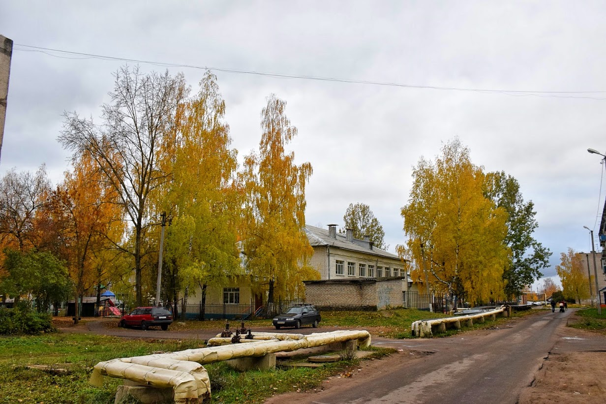 Погода 10 дней сафонове. Осень Сафоново Смоленская область. Парк микрорайон Сафоново. Сафоново 40 лет октября. Сафоново фото города.