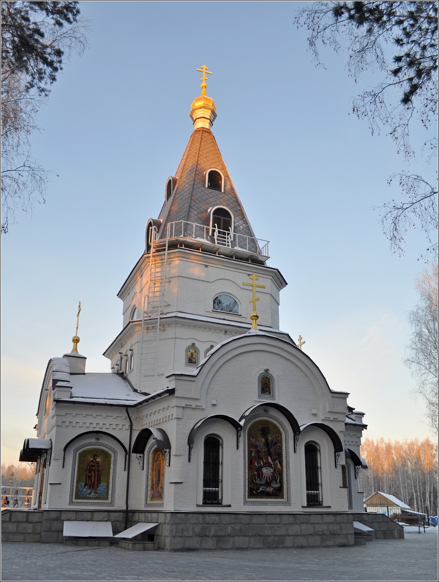 Село верхняя пышма. Церковь Александро Невская верхняя Пышма. Церковь Александра Невского верхняя Пышма. Храм Александра Невского верхняя Пышма кладбище. Верхняя Пышма храм Невский Александр.