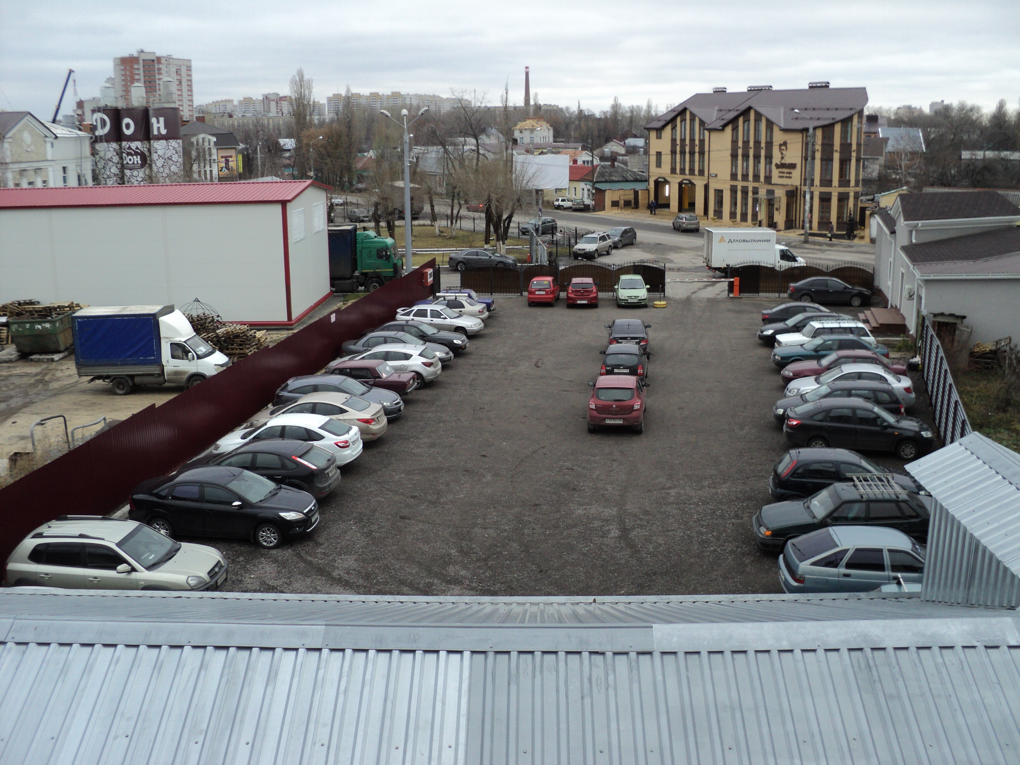 Стоянка воронеж. Автостоянка Воронеж. Автостоянка Воронеж в Северном. Парковка Чеховский рынок. Подкова Тула парковка.