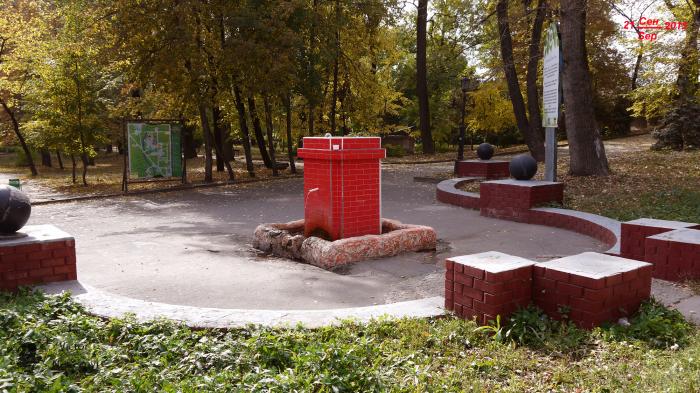 Липецк источники. Липецкий бювет в Липецке. Город Липецк. Нижний парк минеральная вода. Источник Липецк Нижний парк. Липецкий бювет Нижний парк.