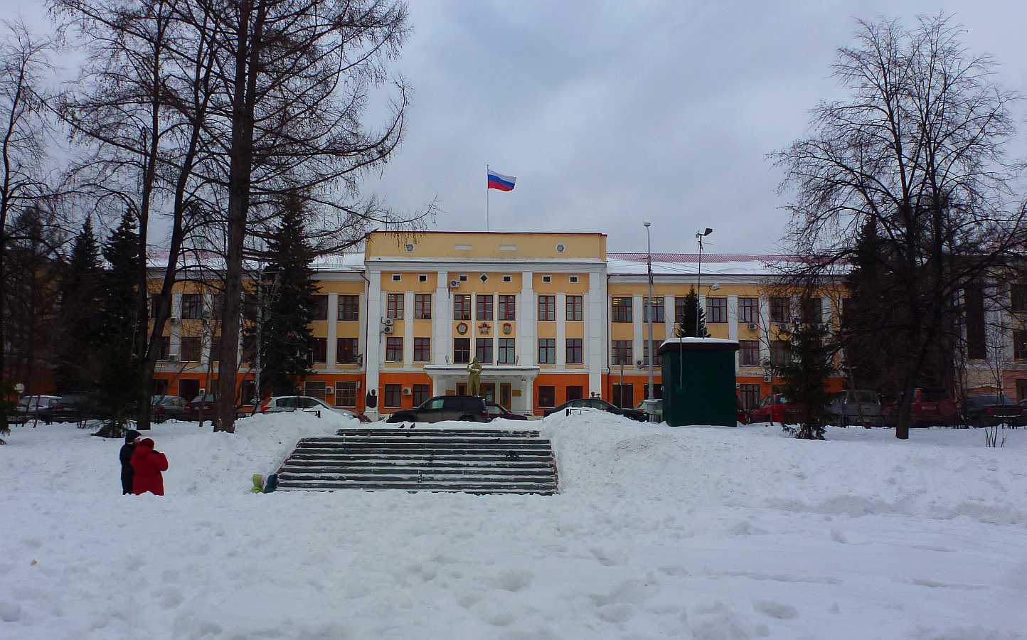 Авиационное училище имени чкалова. Завод имени Чкалова Новосибирск. Улица Чкалова Новосибирск. Наз имени в. п. Чкалова детский лагерь. Главный корпус 1324.