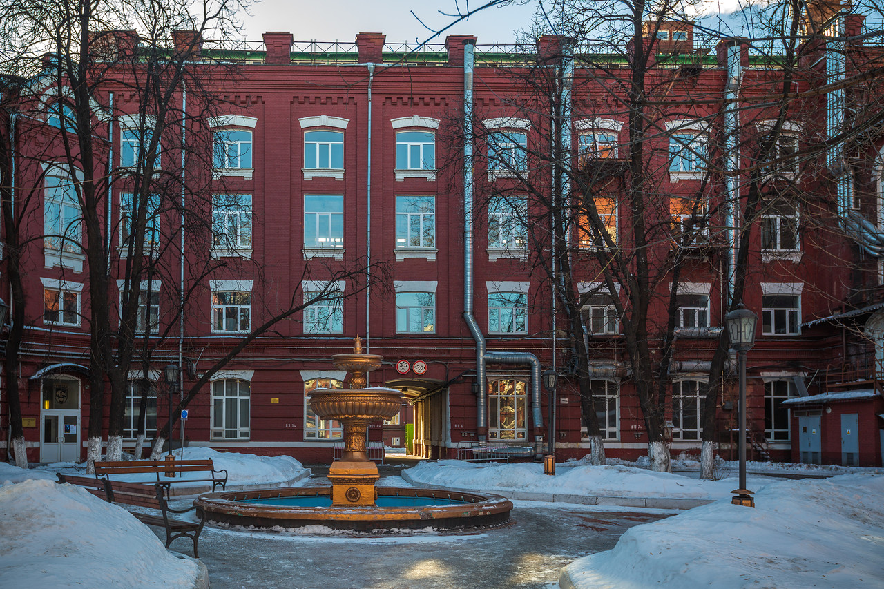 Завод кристалл. Завод Кристалл Москва Самокатная 4. Завод Кристалл Самокатная улица. Московский ликеро-водочный завод Кристалл. Здание завода Кристалл.