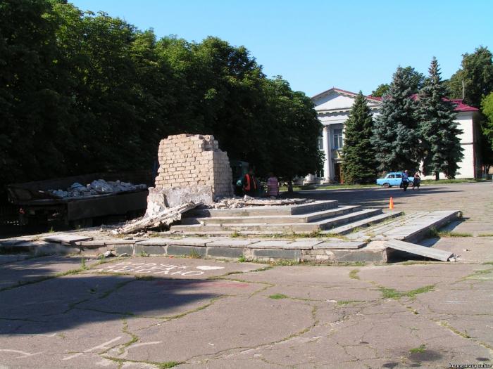 Город кременная луганской. Кременная. Кременная Луганской области. Город Кременное Луганская область. Луганская область Кременской район город Кременная.