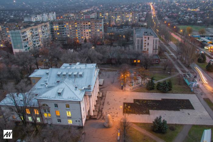 Криво центр. Город Кривой Рог, район Карачуны. Кривой Рог центр. Карачуны Кривой Рог микрорайон. Кривой Рог ул.Ньютона.