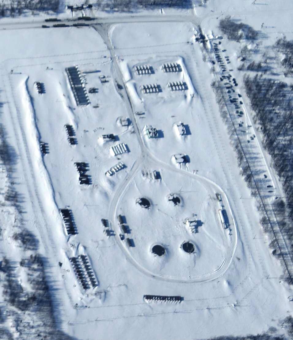 Аэродром плесецк. Нефтебаза со спутника. Олекминск Нефтебаза. Аэродром ЕАТУГА склад ГСМ