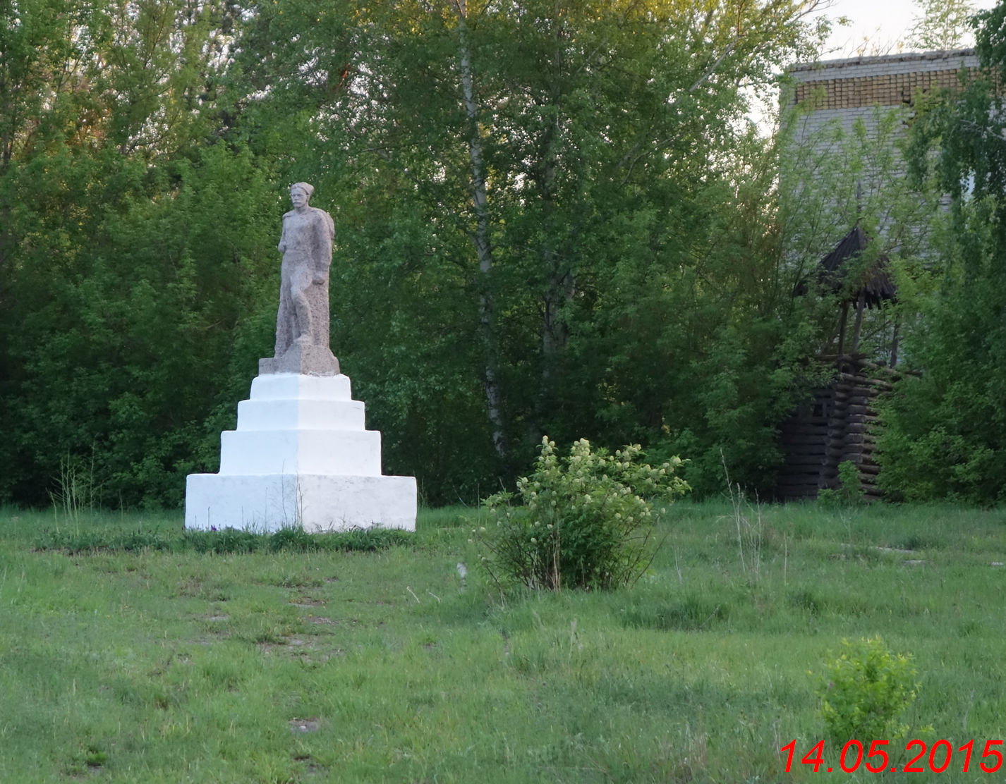 памятник чапаеву на реке урал