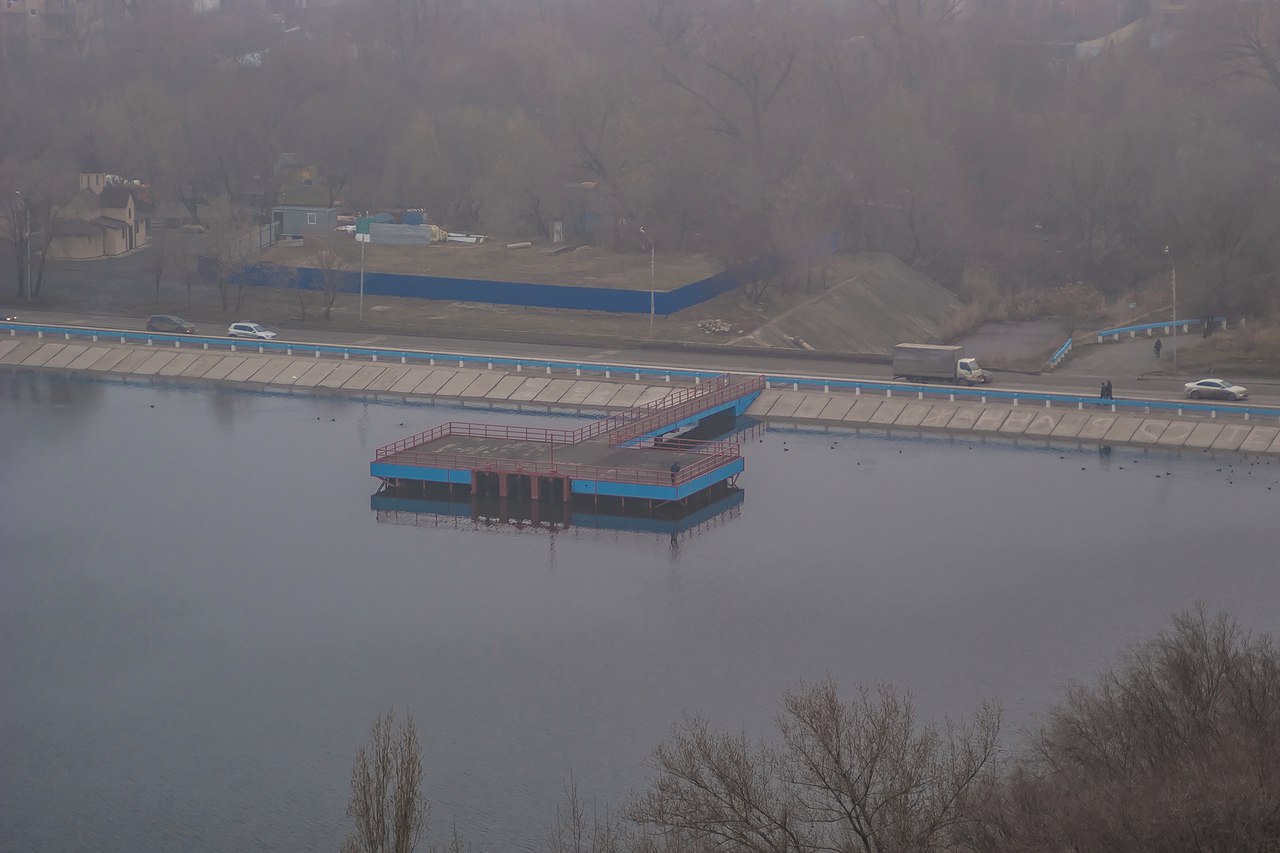 Плотины дона. Северное водохранилище Ростов на Дону. Дамба на Северном Ростов-на-Дону. Кувшинка Ростов-на-Дону водохранилище. Дамба в Ростове на Дону.