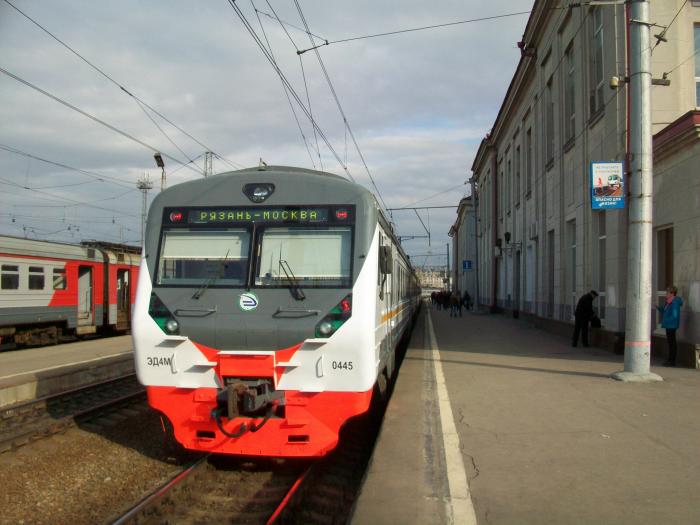 Голутвин рязань. Эд4м 0445. Электричка Рязань. Станция Рязань электричке. Электрички станции Москва Рязанская.