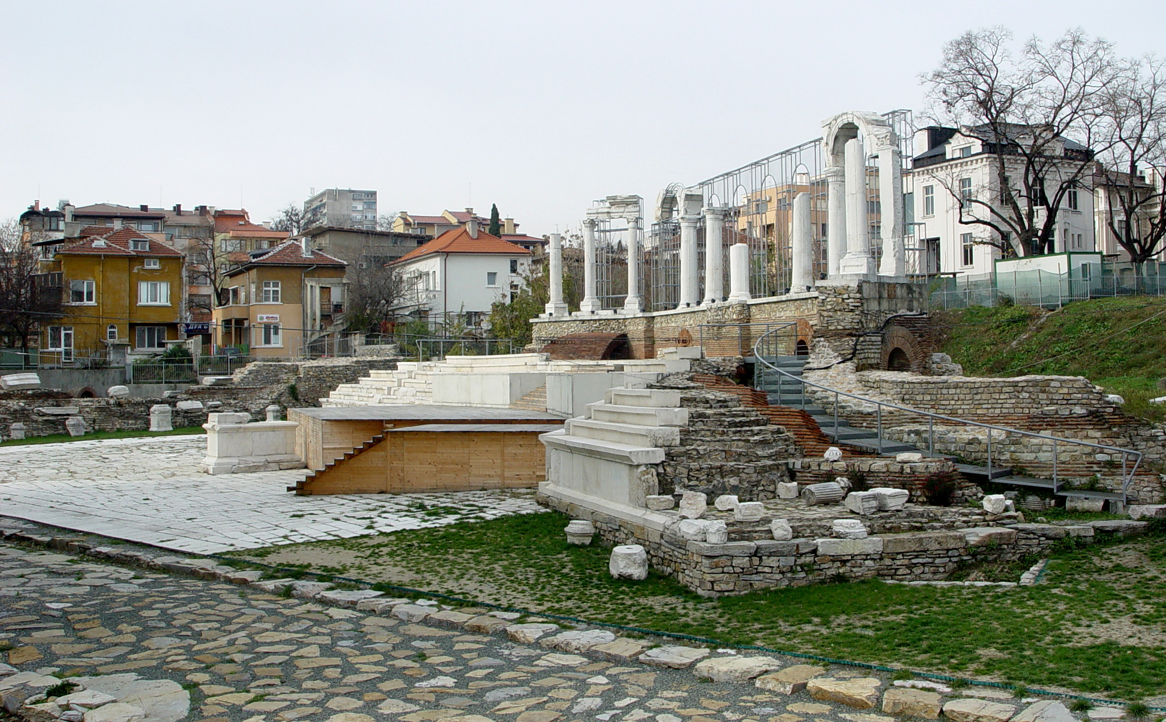 Стара загора. Стара Загора Болгария. Стара Загора Болгария достопримечательности. Развалины Стара Загора Болгария. Айтос Болгария достопримечательности.