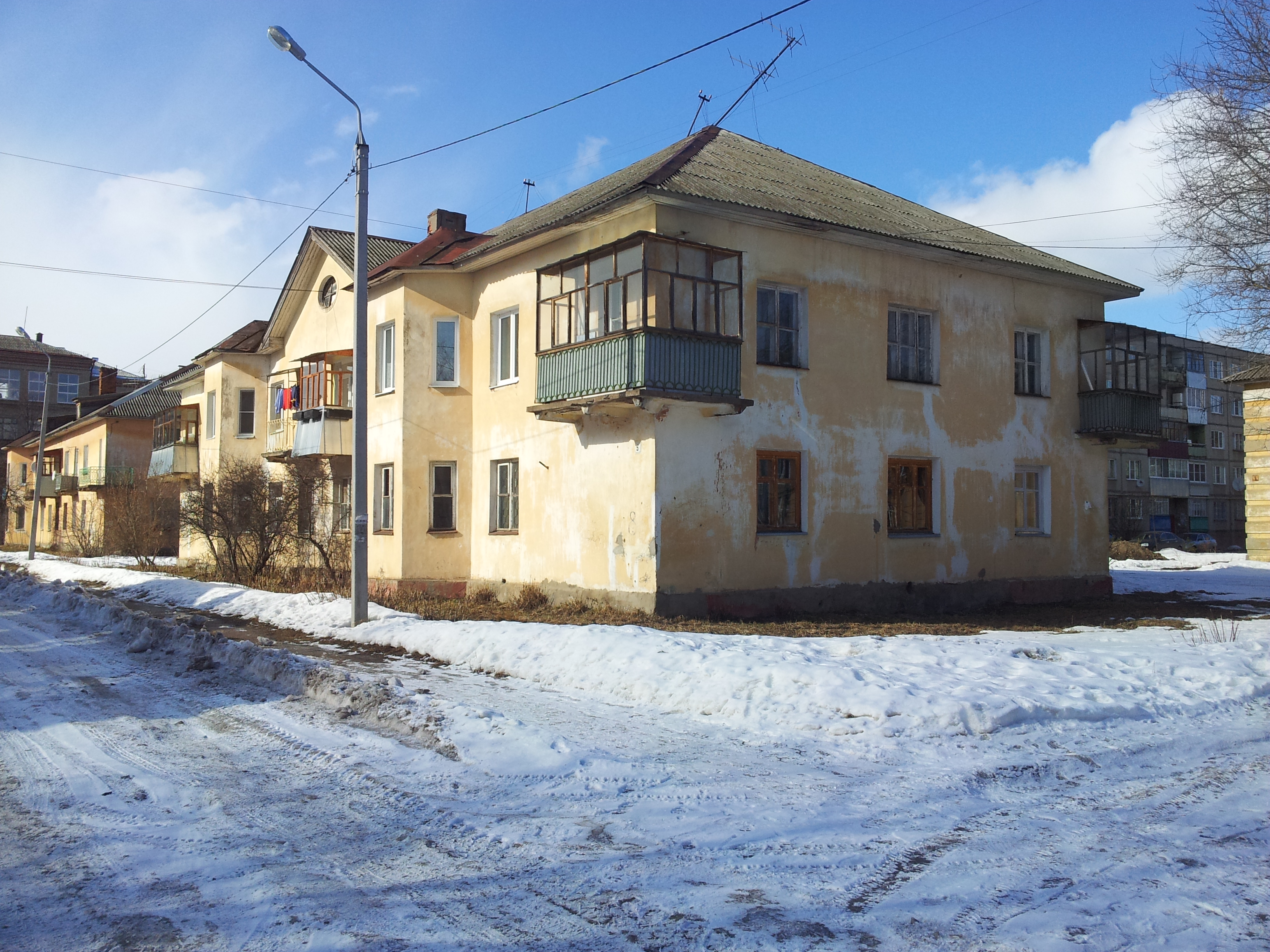 Дом музей олега кошевого в краснодоне в наши. Дом олега кошевого. Дом музей олега кошевого в краснодоне. Домик олега кошевого краснодон. Дом олега кошевого.