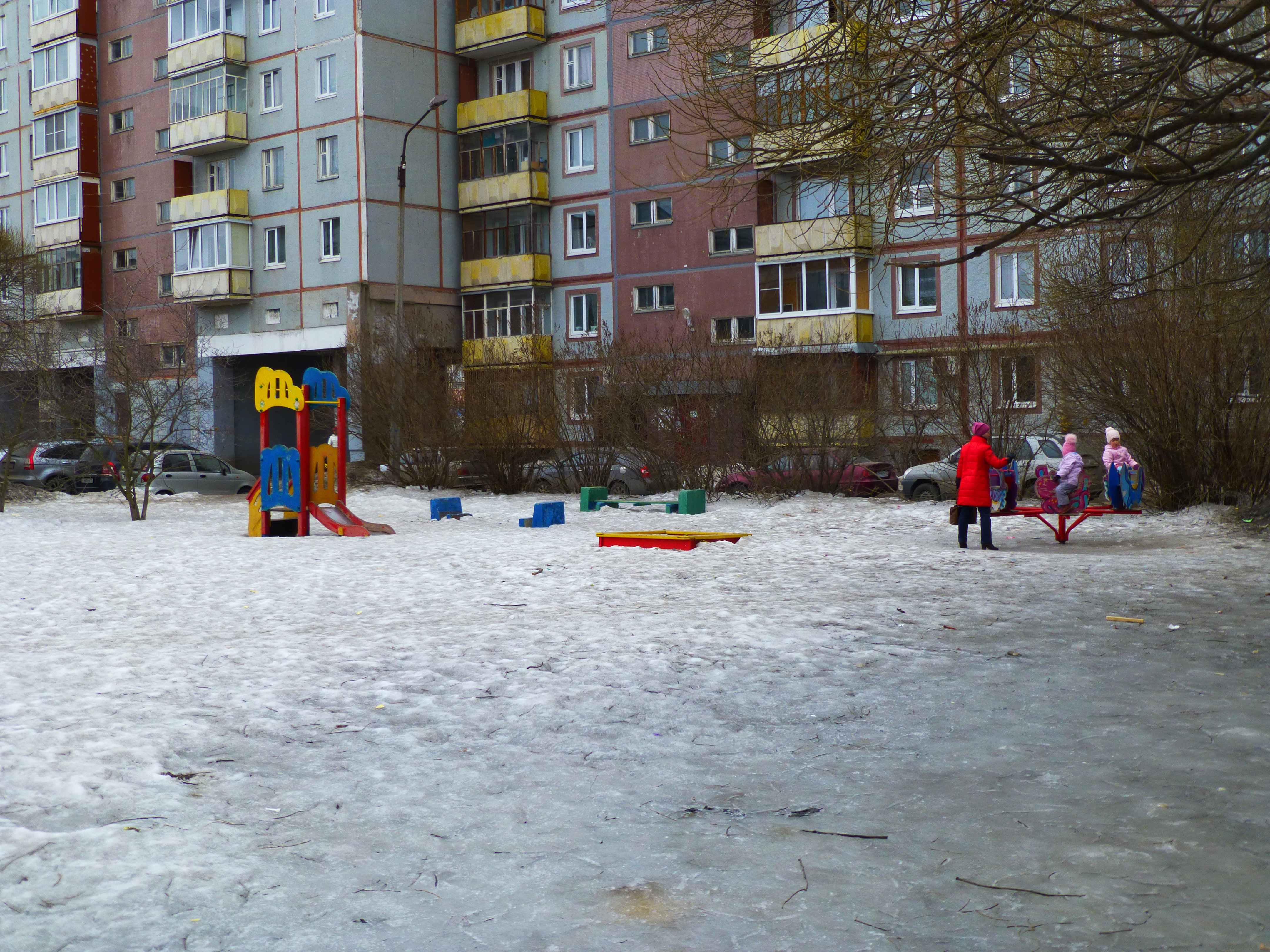 Победа детский череповец. Детская площадка Череповец. Площадки для детей в Череповце. Детские площадки города Череповца. Детская площадка на набережной Череповец.