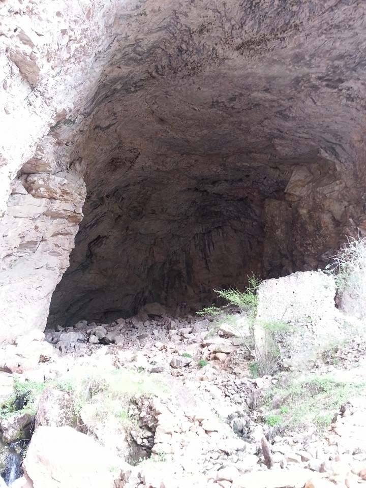 Peshna Cave