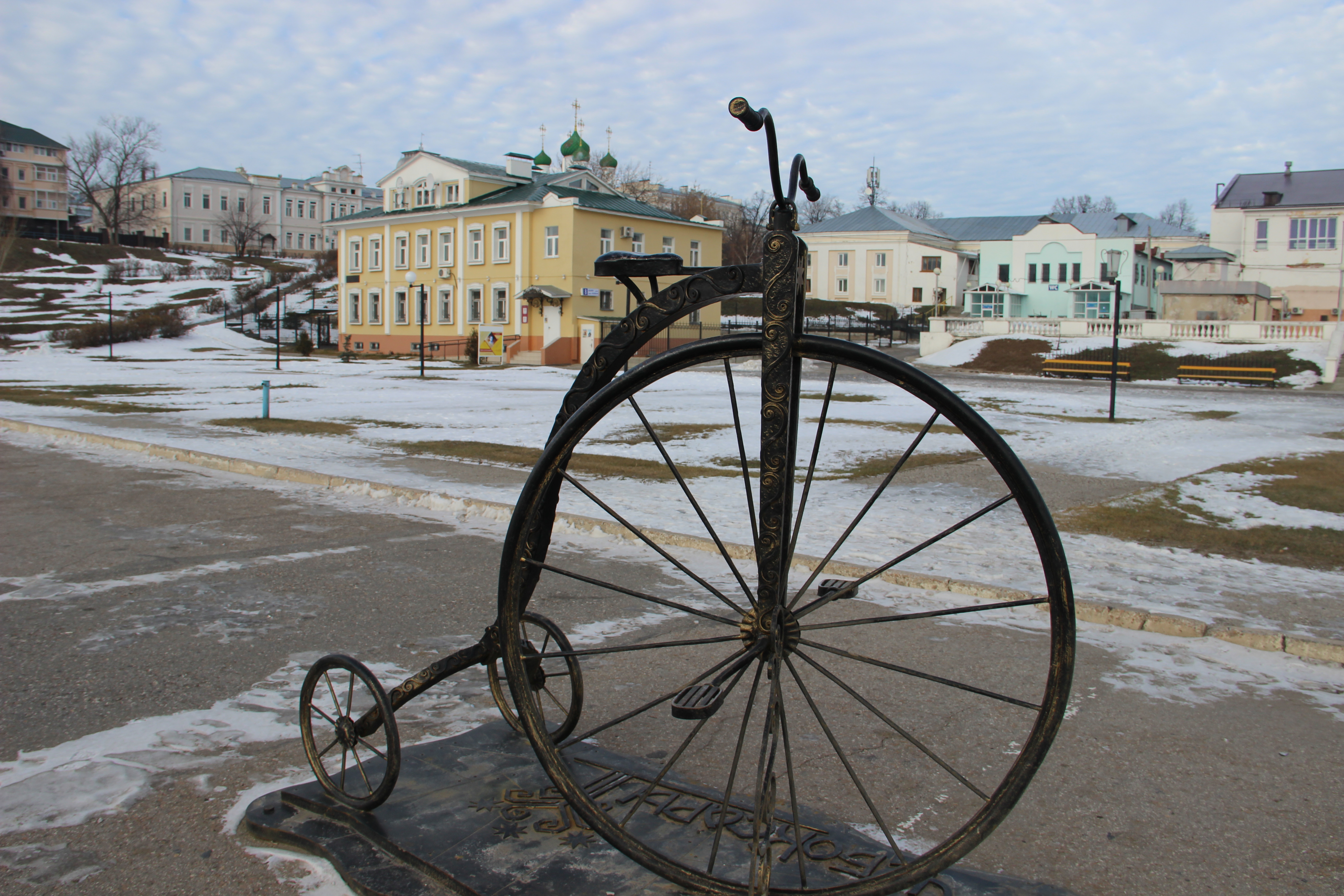 Памятник велосипеду